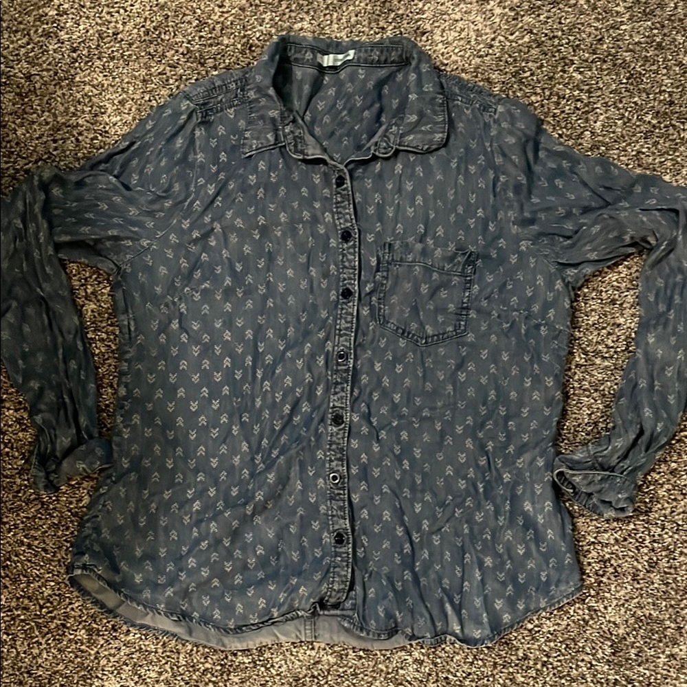 Maurices Blue Patterned Button Up Shirt